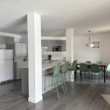 Condos Vacances Msa Avec Aquaparc Gratuit!!! Beaupré Room photo